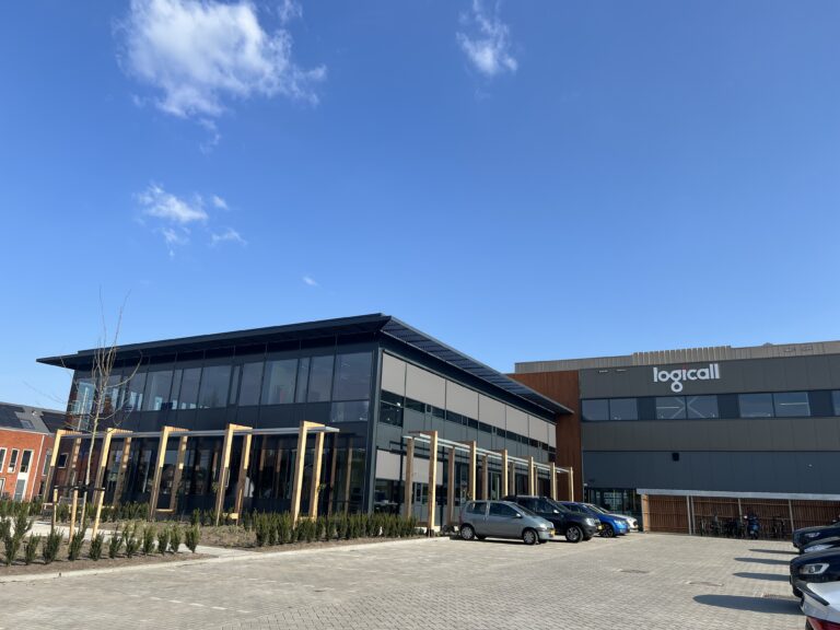 icon delta nl_NL_formal VolkerWessels Logistics Development en Delta Development verkopen ABC Harnaschpolder aan AEW